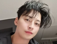 Aktor Korea Jung Eun-woo...