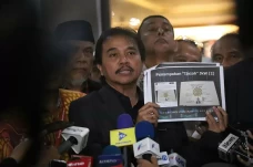 Kasus Ijazah Jokowi,...