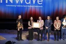 Indonesian Idol Raih...