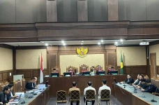 Riva Siahaan Dituntut...