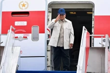 Presiden Prabowo Terbang...