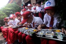 BGN Pastikan MBG Tetap...