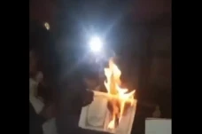 Hina Umat Islam, Pemukim...