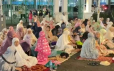Suasana Tarawih Perdana...