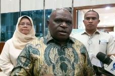 Menteri HAM Natalis...