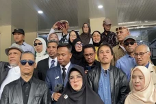 Roy Suryo Cs Minta Kasus...