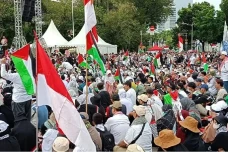 Survei Median: 55,7%...