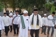 Pemkab Kotabaru Lanjutkan...