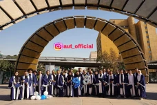 5 Universitas Terbaik...