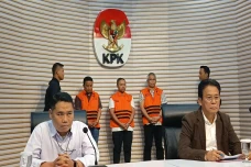 Gubernur Riau Nonaktif...