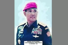 Profil Try Sutrisno,...