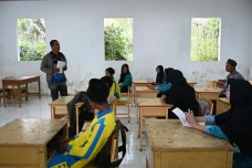 Kemendikdasmen Salurkan...