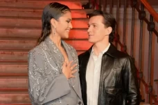Reaksi Ibu Zendaya soal...