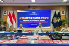 Imigrasi Bogor Tangkap...