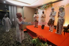 Bukan Lagi Simbol Status,...