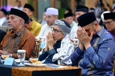 Buya Yahya Ajak Masyarakat...