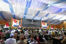 Di Depan Ratusan Ulama,...