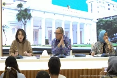 Kemlu: Indonesia Netral...