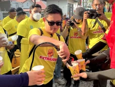 Bobon Santoso Meriahkan...