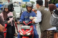 7.000 Takjil Dibagikan...