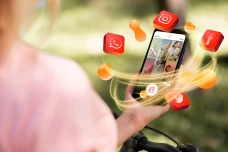 Hadir di YouTube Shopping:...