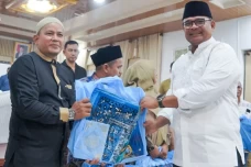 Satgas PRR Serahkan...