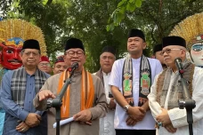Pemprov DKI Izinkan...
