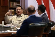 Prabowo Tegaskan Pengiriman...