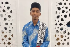 Umat Islam Harus Menjauhi...