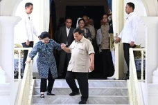 Megawati Anggap Prabowo...