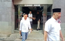 Tahanan KPK Salat Idulfitri...