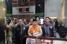 Gus Yaqut Jadi Tahanan...