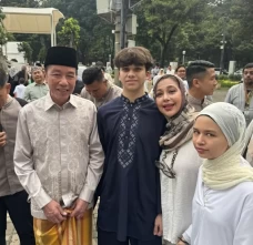 Momen Ayu Azhari Bertemu...