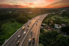 1,8 Juta Kendaraan Tinggalkan...