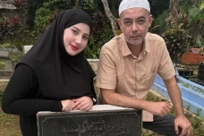 Di Tengah Konflik Keluarga,...
