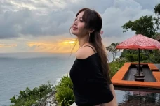 Bikin Heboh! Lisa Asyik...