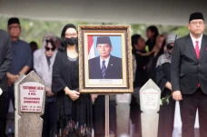 Prosesi Pemakaman Jenazah...