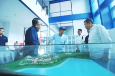 Perintah Prabowo, Sekolah...