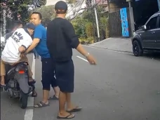 Kronologi Mobil Pelat...