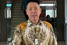 Terungkap, Kehadiran...