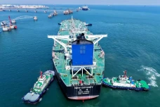 Krisis Selat Hormuz,...