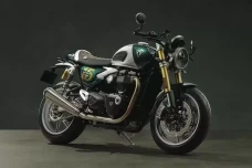 Triumph Meluncurkan...
