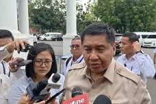 Prabowo Panggil Menteri...