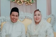 Inayah Wahid Resmi Menikah...