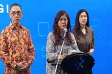 Menkomdigi: WFH Bukan...