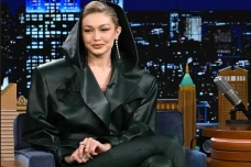 Gigi Hadid Beri Jawaban...