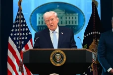 Trump Sebut Warga Iran...