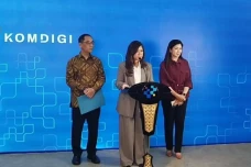Menkomdigi: Meta Patuh...