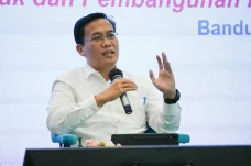 Mengurai Paradoks Indonesia:...