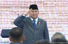 Prabowo Beri Hormat...
